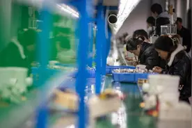 从“远方寻梦”到“家门口就业”图片