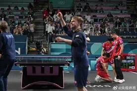 日本乒乓球男团遭大逆转不敌瑞典无缘决赛，赛后张本智和跪地不起图片