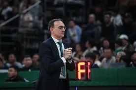 （体育）篮球——CBA常规赛：辽宁本钢对阵北京北汽图片