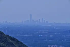 从密云水库看北京CBD图片