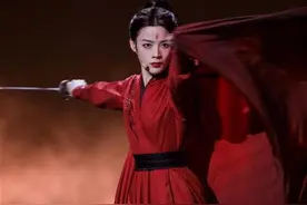 《乘风2024》首播点评：热搜“爆”了，陈丽君“杀疯了”图片