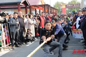 围篝火、品美食、享歌舞、赛拔河……大通湖区大东口村彝族年真热闹图片