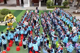 南宁市各中小学迎来“开学第一课”图片