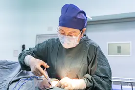 30多年前流行的“腹膜外剖宫产”最近又火了？专家：风险更高，弊大于利图片