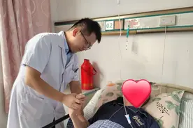 宁阳县第一人民医院：患者头皮长达17厘米的“V”型撕脱伤 医生巧手“破皮重圆”图片