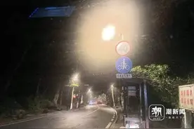 急弯、陡坡处处见，夜访骑行人最爱的龙井山，执勤交警有多忙碌图片
