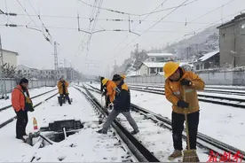 快讯丨雨雪冰冻天气，湖南部分列车停运或晚点图片