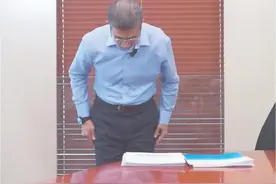 创始人鞠躬致歉“给我们点时间调整”图片