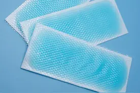 高温天“清凉经济”兴起，六神花露水和冰凉贴受年轻人追捧图片