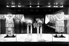 北京京剧院藏梅兰芳、梅葆玖戏曲服饰展开幕 欣赏梅派戏装感受大师风采图片