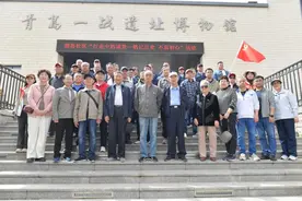 市北区湖岛街道湖岛社区开展“行走中的党课——铭记历史，不忘初心”主题党日活动图片