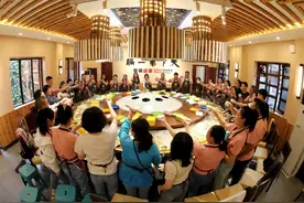 凉都特色餐饮火出“新高度”图片