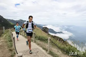 萍乡武功山：第七届武功山国际越野赛举行图片
