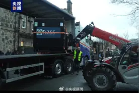 迎接！大熊猫阳光和甜甜启程回国图片