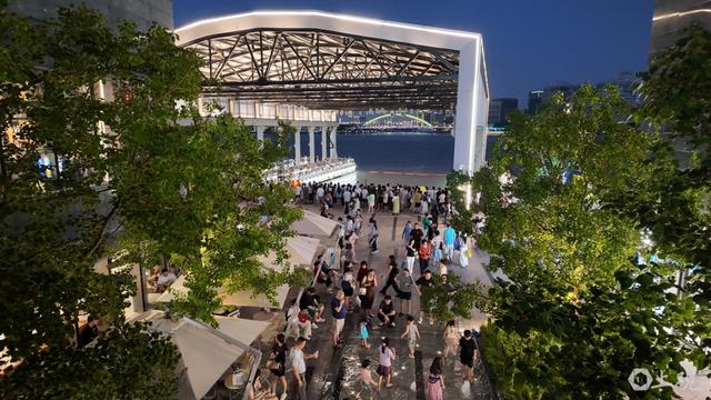 开业不到一年，西岸梦中心缘何成为上海“水岸+夏日夜经济”扛把子