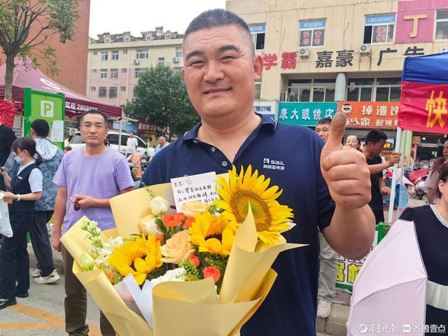 部分考生完成高考，家长寄语：永远是父母心中的“985”