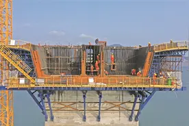 “五一”不断档 海上架桥忙图片