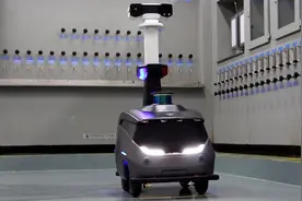 有地上跑的、水里游的、墙上爬的各种机器人 “湖北造”特种机器人给核电站做“保健”图片