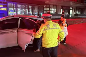 暖心警事：辖区一孩童摔伤 高新大队5分钟紧急开道送医图片