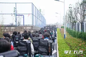 省艺术统考在即 美术艺考生模考“大练兵”图片