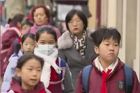 上海：中小学陆续返校 下周一将迎来新学期视频封面