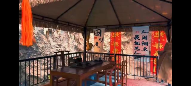 别再问年味去哪儿了！明天来叙永仙人洞，这碗刨猪汤等你来尝！