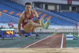 （体育）田径——全国田径大奖赛第五站：粟文夺得男子三级跳远冠军图片