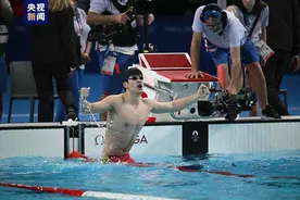 潘展乐被美媒评选为世界第一，称其游出“有史以来最快的成绩”图片