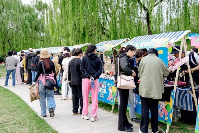 掌声不断，舞不停！今天呼和浩特在北京圈粉无数！