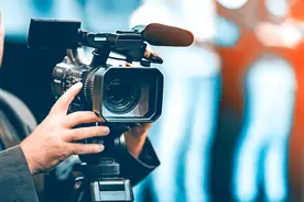 六旬大爷肺上突然多出三个“洞”，竟是这个爱好惹的祸？图片