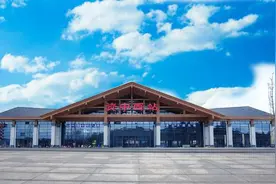 宜宾迈入“双高铁时代” 铁水联运“最后一公里”同日打通图片