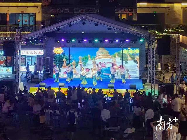 “红色力量”澎湃，茂南站前街道站北商圈夜未央