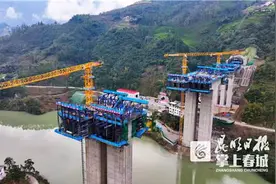 重大进展！渝昆高铁两座超7公里隧道今天贯通图片