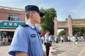 “警”随高考 一起交“卷”！图片
