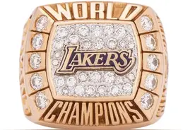 恩怨未了！科比首冠同款戒指又被拍卖，竞价已高达14.1万美元图片