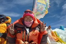 中国首位无氧登顶珠峰女性：为登山“时刻准备着”图片