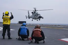 航母女兵——记海军辽宁舰女兵群体图片