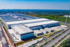 成都最大单体装机容量分布式光伏项目投运，年均发电量相当于种树2022.4万棵图片