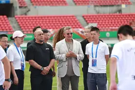 巴乔、卡洛斯现身贵阳奥体｜“传奇归来全明星足球赛”10月激情开赛图片