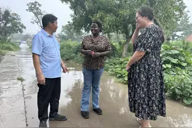 种植花椒脱贫，抖音分享快乐，记河南农村中非家庭平凡的幸福生活图片