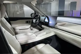 朱江明：零跑C16选用BBA的供应商，不仅把价格打下来，还提供更好的用料和体验图片