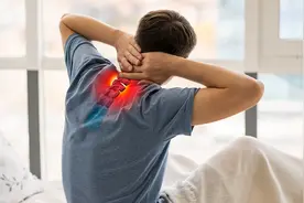 天气冷、脖子硬！小心颈椎病犯了？关于颈椎病一文全懂图片