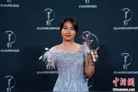 中国选手蒋裕燕获劳伦斯世界体育奖年度最佳残疾人运动员奖图片