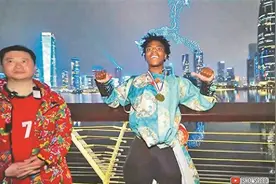 “甲亢哥”盛赞龙华企业无人机表演图片