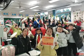 评论丨老师期末给学生每人一个大萝卜，这份“食在”奖励为何被点赞图片