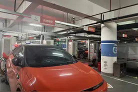 贵到离谱！1分钟收费1元，上不封顶！沪上商场停车充电“占位费”，连遭质疑图片