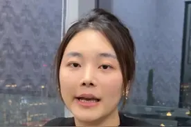 热闻|不需要货车司机赔偿！被撞劳斯莱斯女车主再发声，货车司机：遇上贵人图片