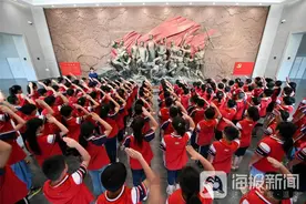 景深丨开学季，山东多地“开学第一课”丰富多彩图片