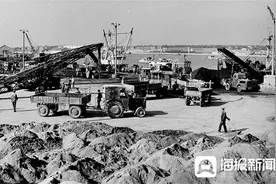 见证——光影里的新中国丨历史的瞬间：1981年日照港建设工地纪实图片
