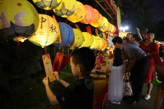 “朱泾花灯”文旅嘉年华，预告来了～